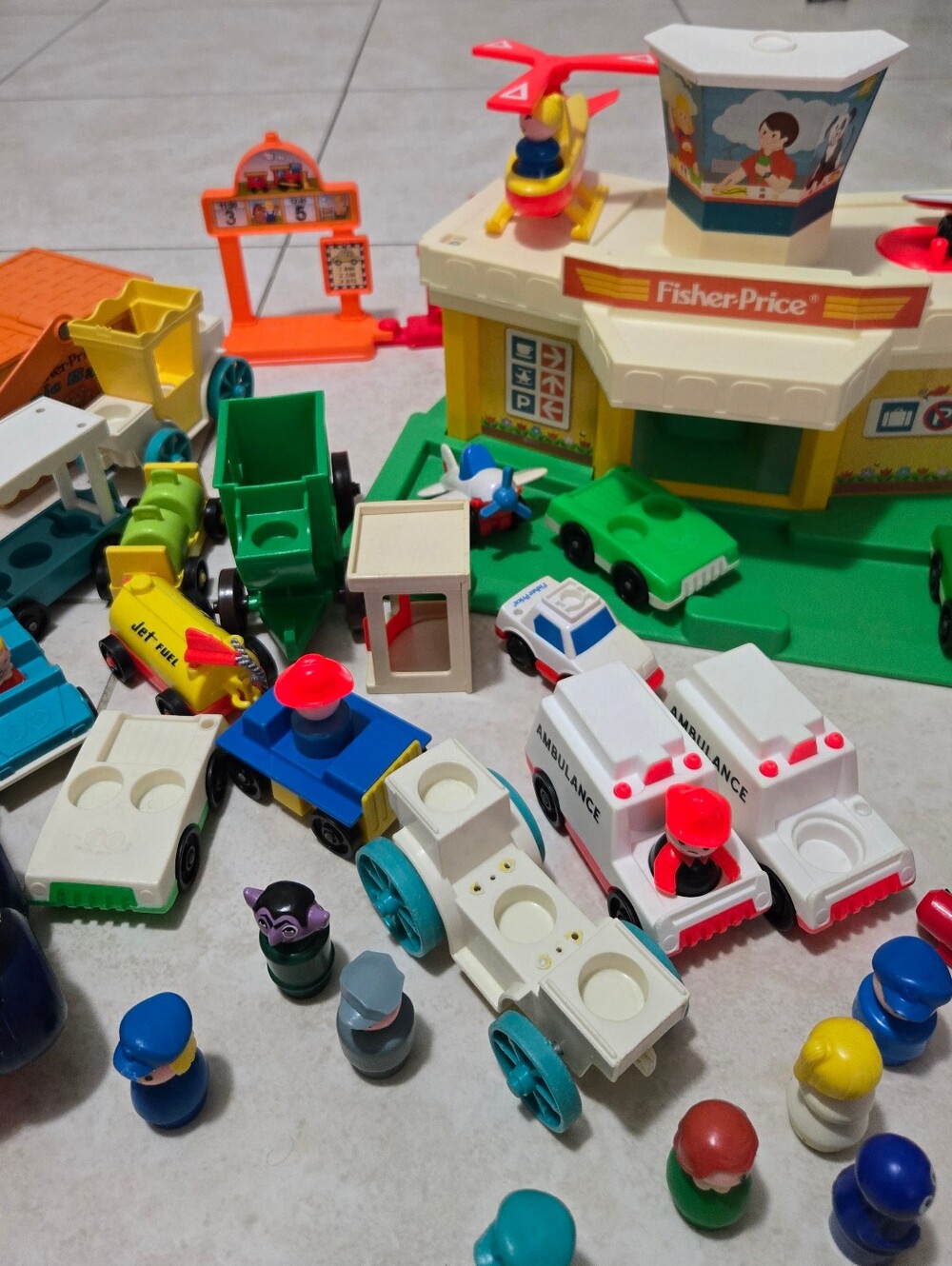 VTG Fisher-Price Little People Airport Playset, Cars And Other Accesories LOT